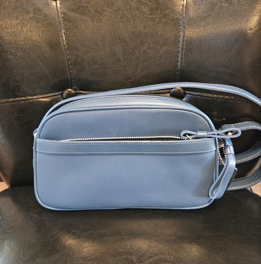 Vintage Coach Blue Leather Crossbody Bag No. 9438